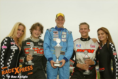 Podium ICC met RaceXpress kiss-missen
